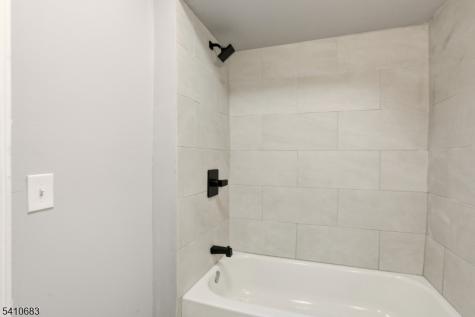 215 Hillside Avenue Newark NJ 07108
