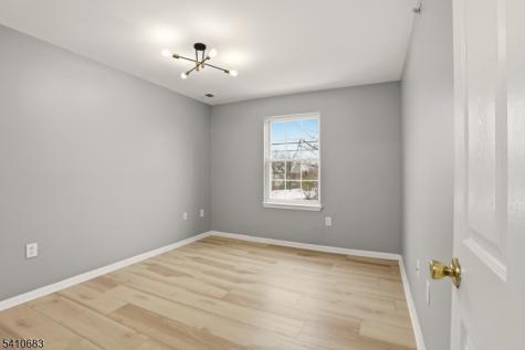 215 Hillside Avenue Newark NJ 07108