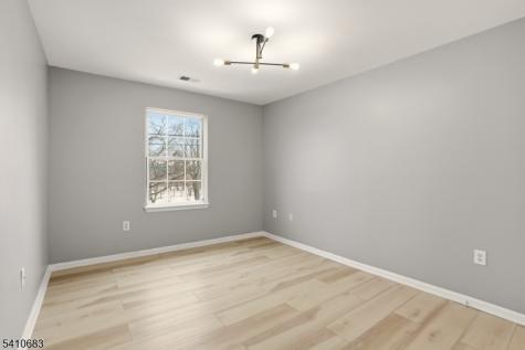 215 Hillside Avenue Newark NJ 07108