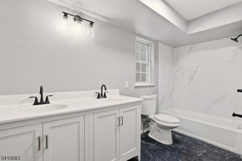215 Hillside Avenue Newark NJ 07108