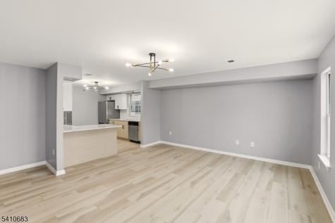 215 Hillside Avenue Newark NJ 07108