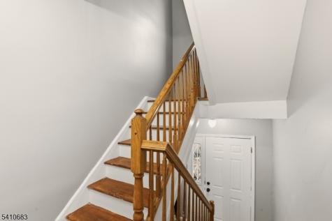 215 Hillside Avenue Newark NJ 07108