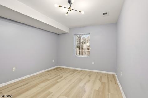 215 Hillside Avenue Newark NJ 07108