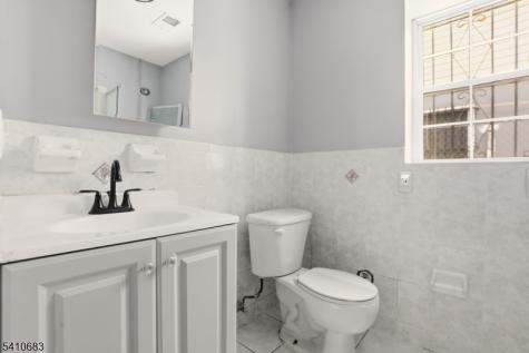 215 Hillside Avenue Newark NJ 07108