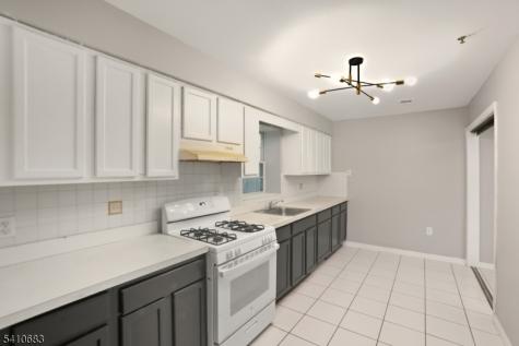 215 Hillside Avenue Newark NJ 07108