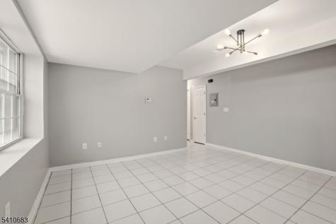 215 Hillside Avenue Newark NJ 07108