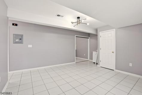 215 Hillside Avenue Newark NJ 07108