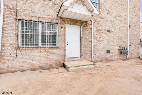 215 Hillside Avenue Newark NJ 07108