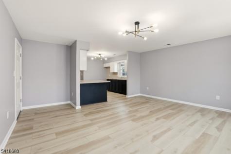 215 Hillside Avenue Newark NJ 07108