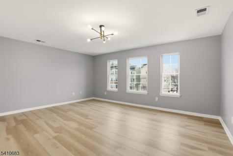 215 Hillside Avenue Newark NJ 07108