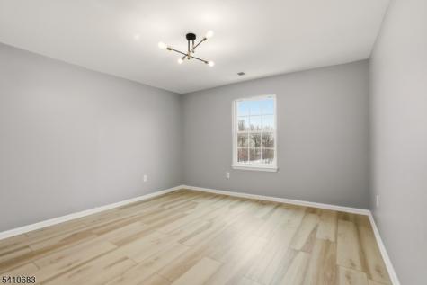 215 Hillside Avenue Newark NJ 07108