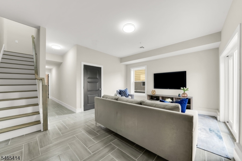 444 3RD Avenue Elizabeth NJ 07206