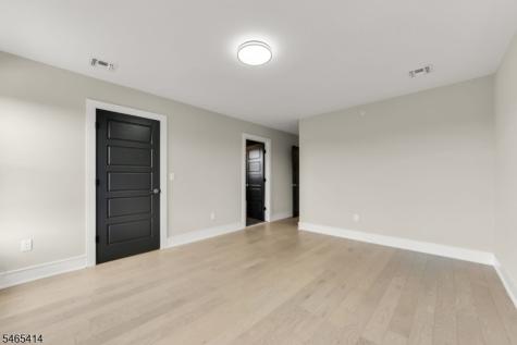 444 3RD Avenue Elizabeth NJ 07206