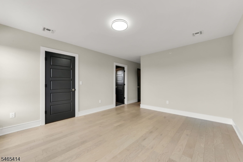 444 3RD Avenue Elizabeth NJ 07206