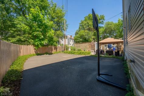 77 S 16th Street East Orange NJ 07018