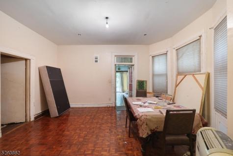 132 S Munn Avenue East Orange NJ 07018