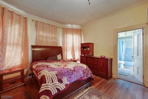 132 S Munn Avenue East Orange NJ 07018