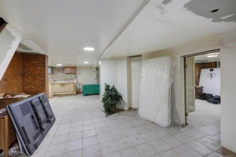 132 S Munn Avenue East Orange NJ 07018