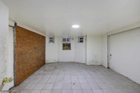 132 S Munn Avenue East Orange NJ 07018