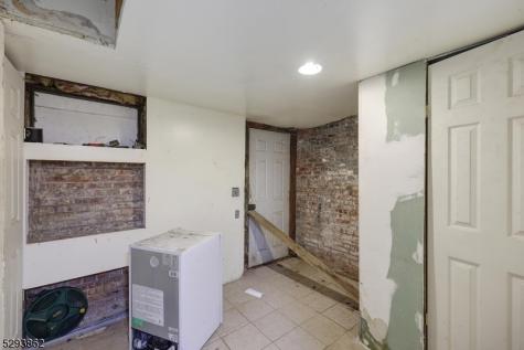 132 S Munn Avenue East Orange NJ 07018