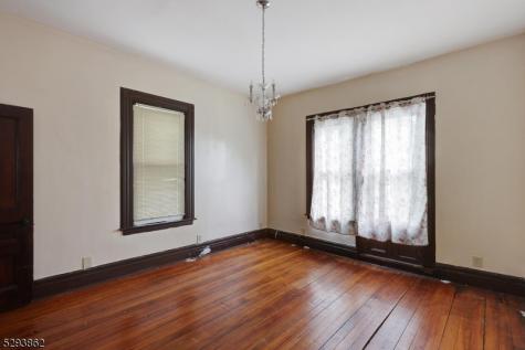 132 S Munn Avenue East Orange NJ 07018