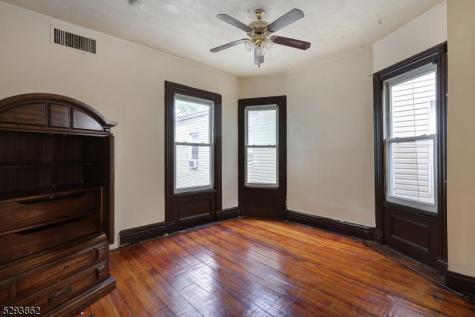 132 S Munn Avenue East Orange NJ 07018