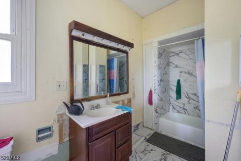 132 S Munn Avenue East Orange NJ 07018