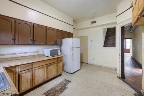 132 S Munn Avenue East Orange NJ 07018