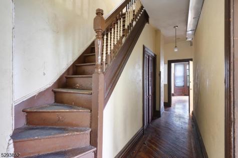 132 S Munn Avenue East Orange NJ 07018