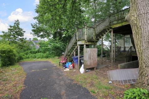 132 S Munn Avenue East Orange NJ 07018