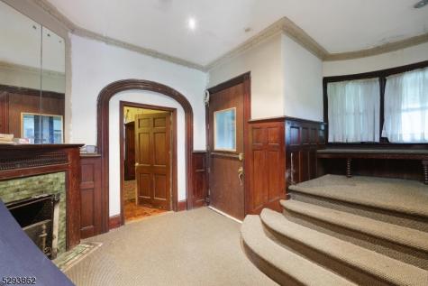 132 S Munn Avenue East Orange NJ 07018