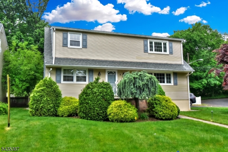 8 Royal Avenue Hawthorne NJ 07506