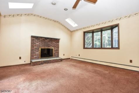 8 Royal Avenue Hawthorne NJ 07506