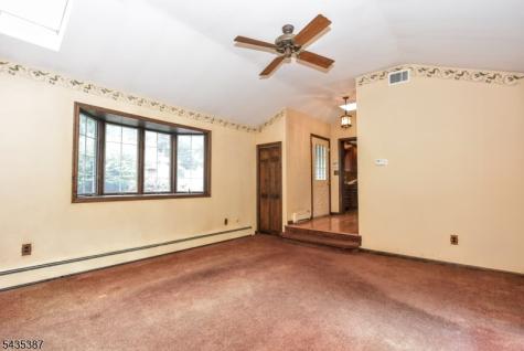 8 Royal Avenue Hawthorne NJ 07506