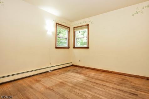 8 Royal Avenue Hawthorne NJ 07506