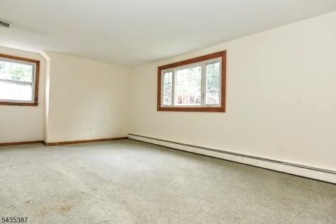 8 Royal Avenue Hawthorne NJ 07506