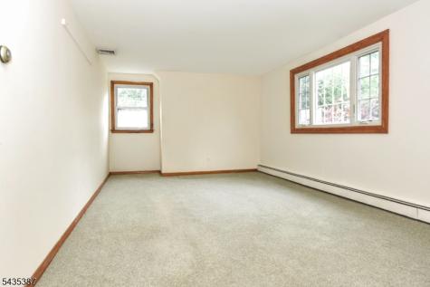 8 Royal Avenue Hawthorne NJ 07506