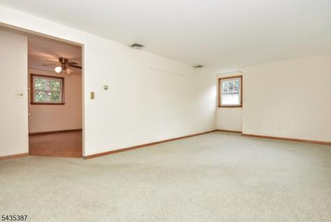 8 Royal Avenue Hawthorne NJ 07506