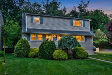 8 Royal Avenue Hawthorne NJ 07506