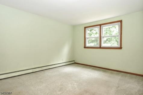 8 Royal Avenue Hawthorne NJ 07506