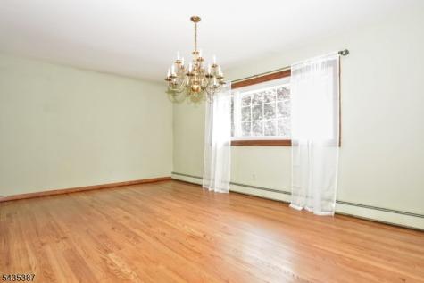 8 Royal Avenue Hawthorne NJ 07506