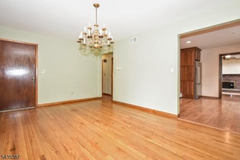 8 Royal Avenue Hawthorne NJ 07506