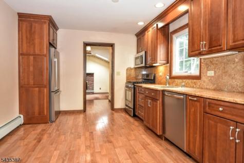 8 Royal Avenue Hawthorne NJ 07506