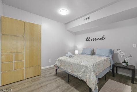 530 Broadway Elizabeth NJ 07206
