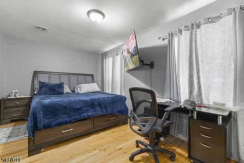 530 Broadway Elizabeth NJ 07206