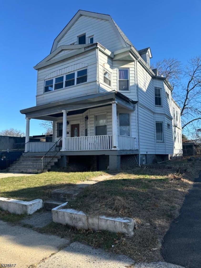 2 Hawthorne Place East Orange NJ 07018
