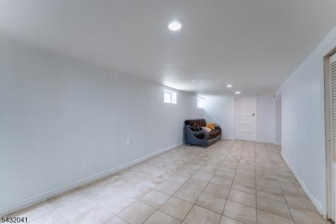 1039 Anna Street Elizabeth NJ 07201