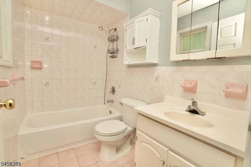366 14TH Avenue Newark NJ 07103