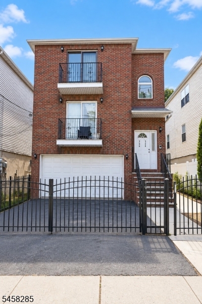 366 14TH Avenue Newark NJ 07103