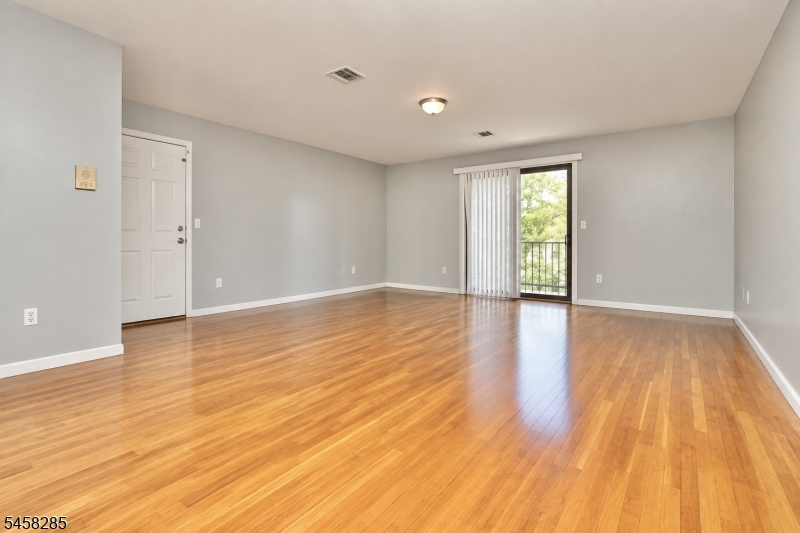 366 14TH Avenue Newark NJ 07103